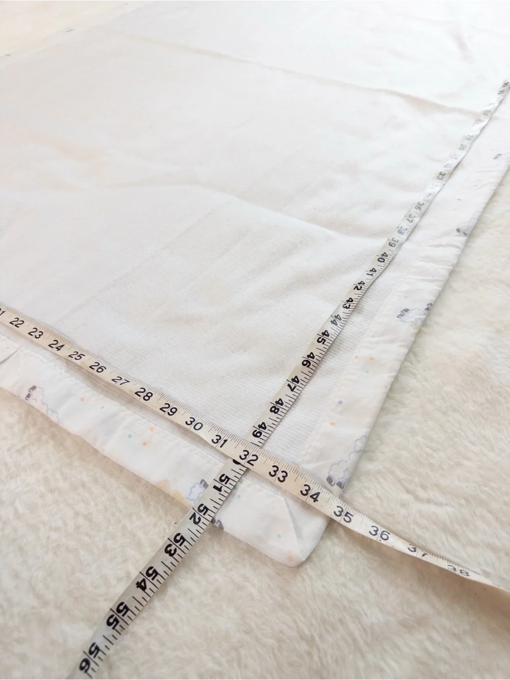 Vintage 90s Crib Blanket Lamb Print Trim White Cotton Baby Blanket 52”x34.5”